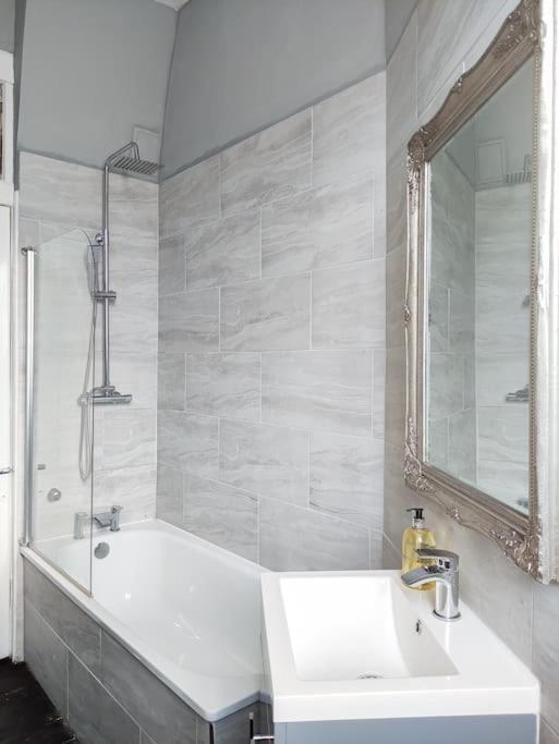 Beautiful Georgian New Town 2 Bed Apartment Эдинбург Экстерьер фото
